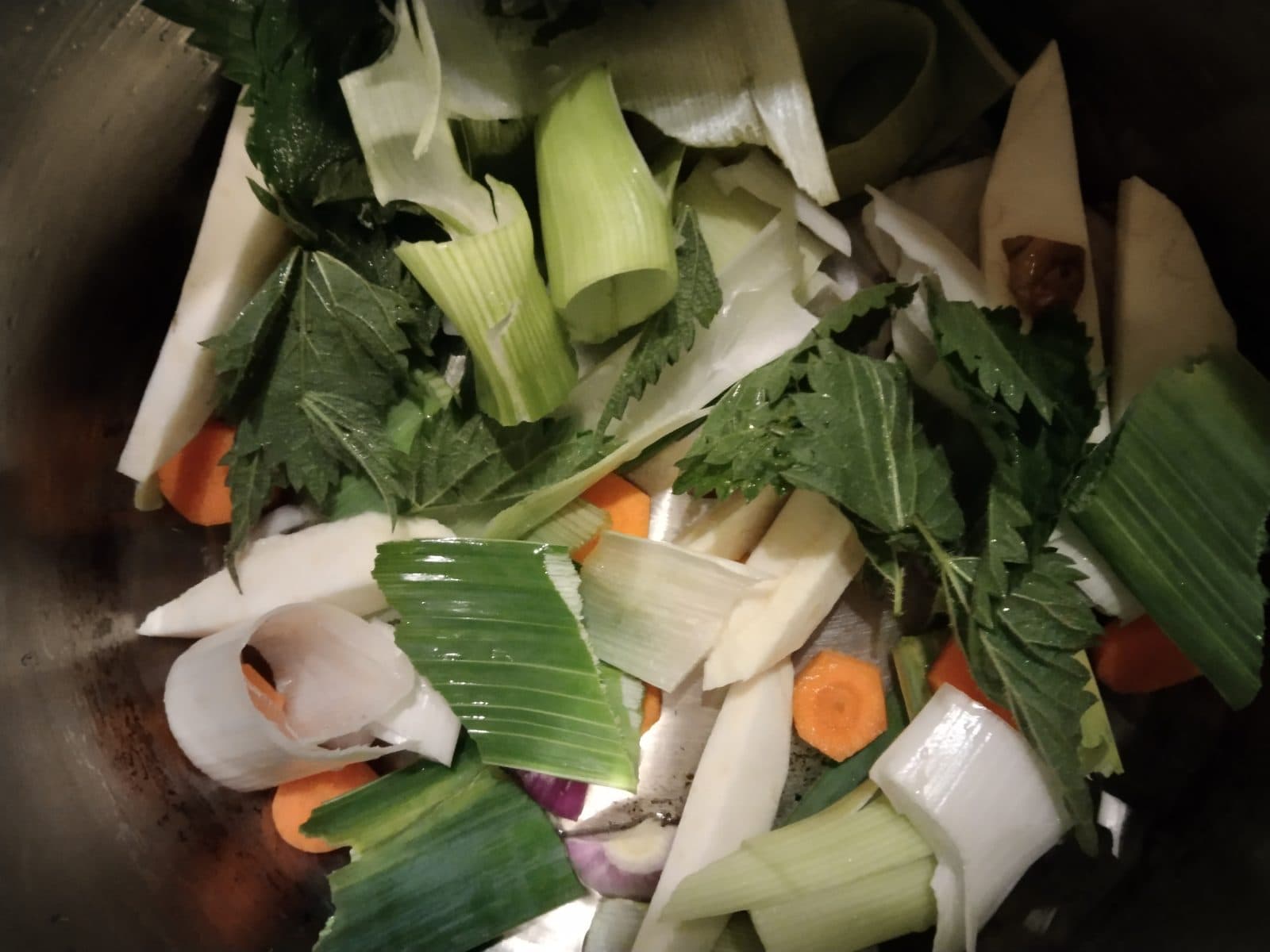 Le bouillon de légumes du soir, chaud et réconfortant