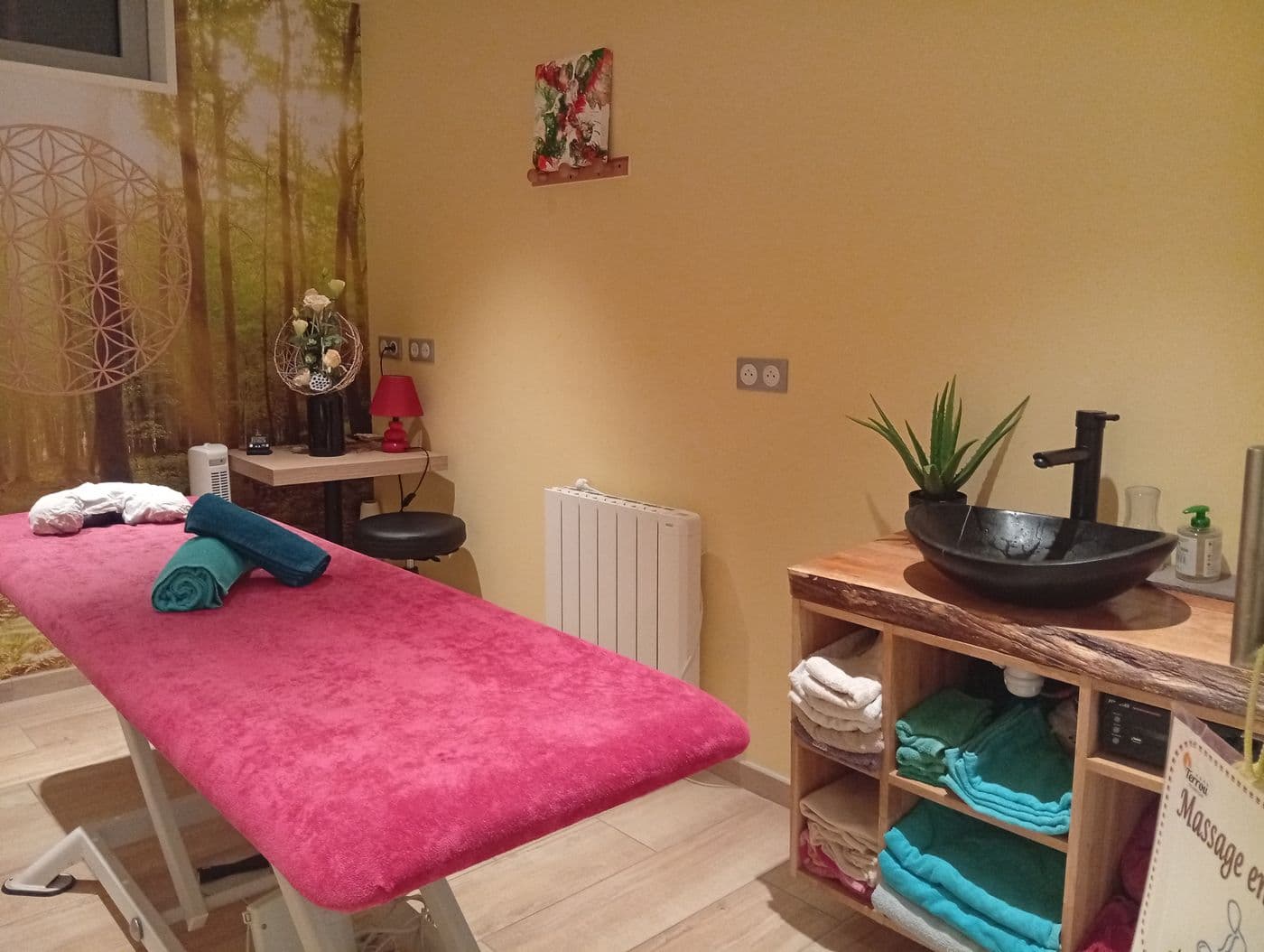 Table de massage du cabinet, pour un massage bien-être en option pendant le séjour